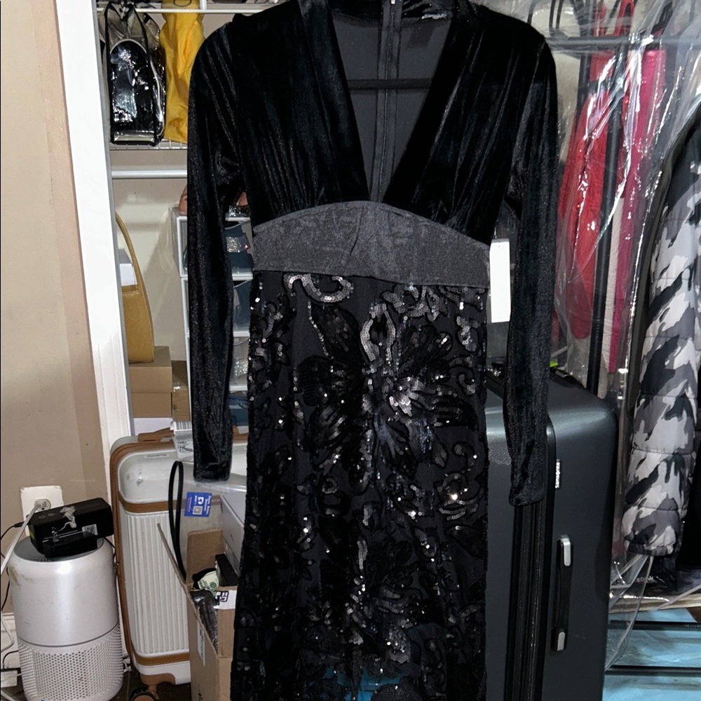 VENUS Black Sequin Long Sleeve Dress